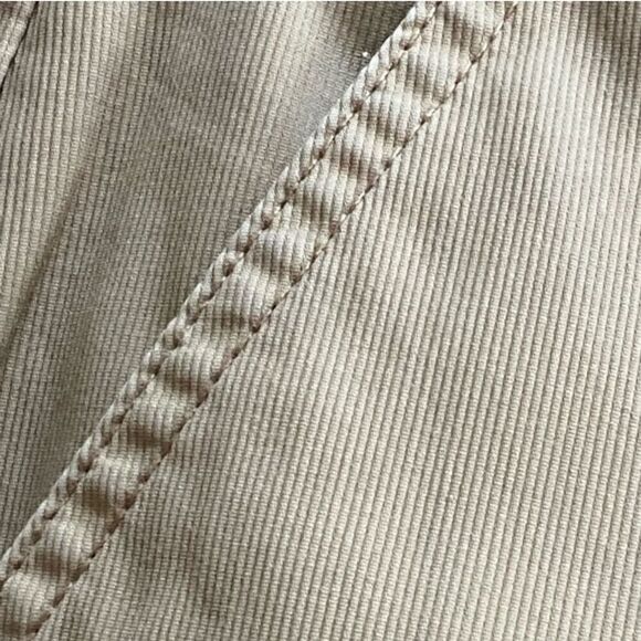 Talbots Beige Bermuda Shorts Size 6 Button Flap Pockets Flat Front - Picture 5 of 8